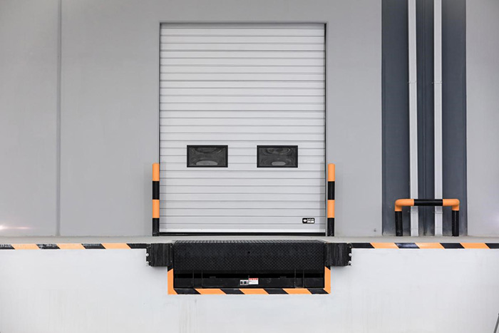 أبواب صناعية مقطعية