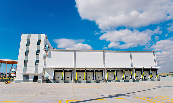 أبواب صناعية مقطعية